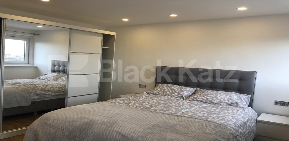 			UNDER OFFER  (Includes Water Rates). , 1 Bedroom, 1 bath, 1 reception Apartment			 Denning Point. Commercial Street., Aldgate 